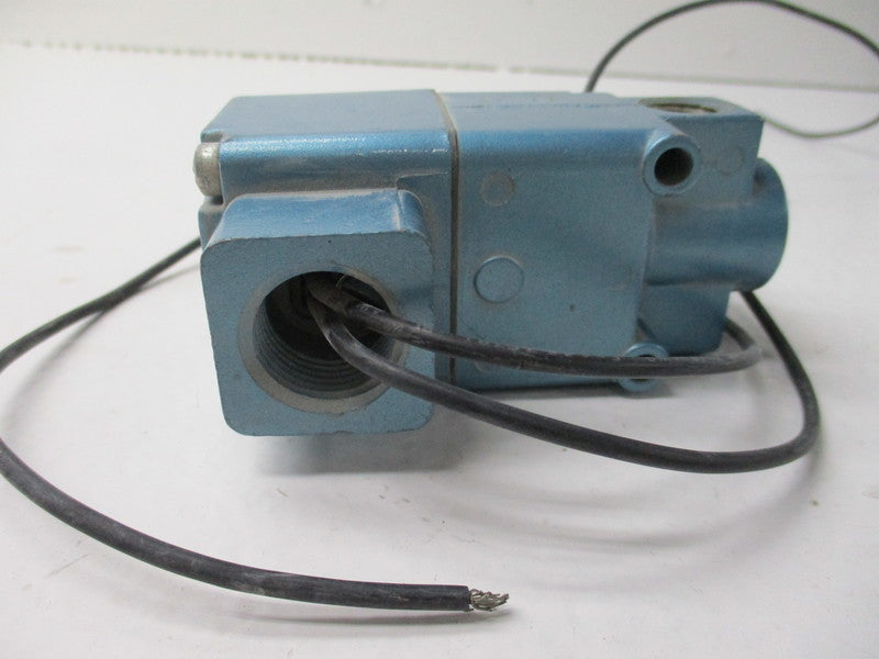 MAC 225B-110CCAA  UNMP