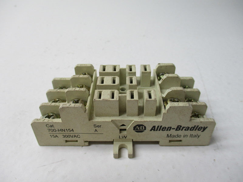 INDUSTRIAL SPARE PART 700-HN154 SER. A 300VAC 15A UNMP