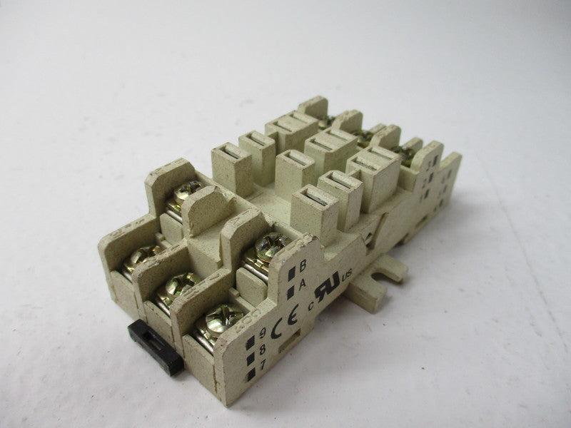 INDUSTRIAL SPARE PART 700-HN154 SER. A 300VAC 15A UNMP