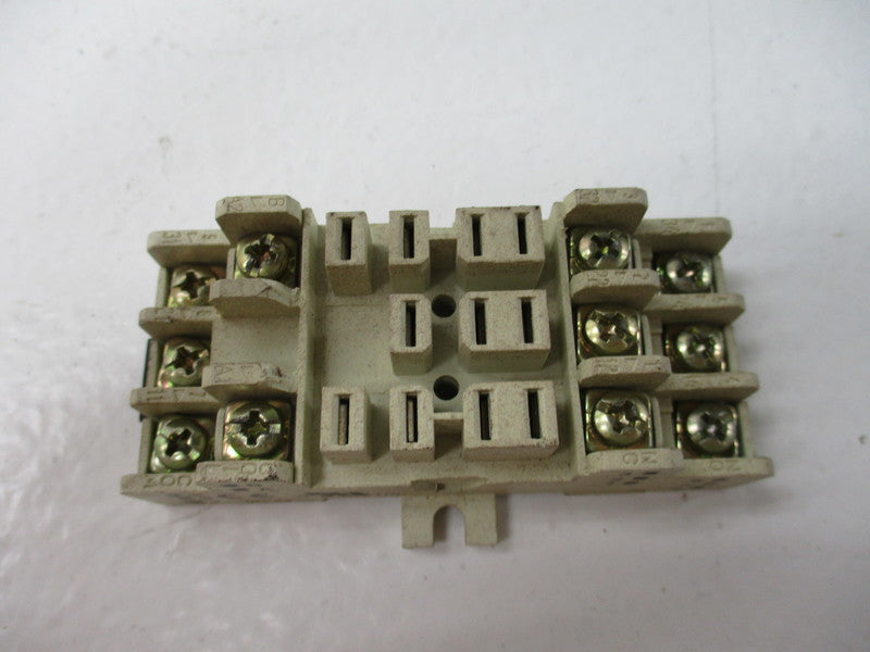 INDUSTRIAL SPARE PART 700-HN154 SER. A 300VAC 15A UNMP