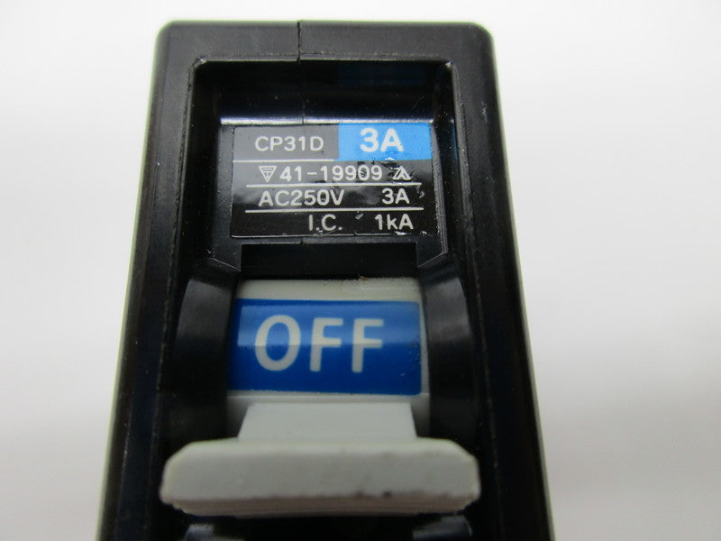 FUJI ELECTRIC CP31D-3A CIRCUIT PROTECTOR 3A 250VAC  NSNP