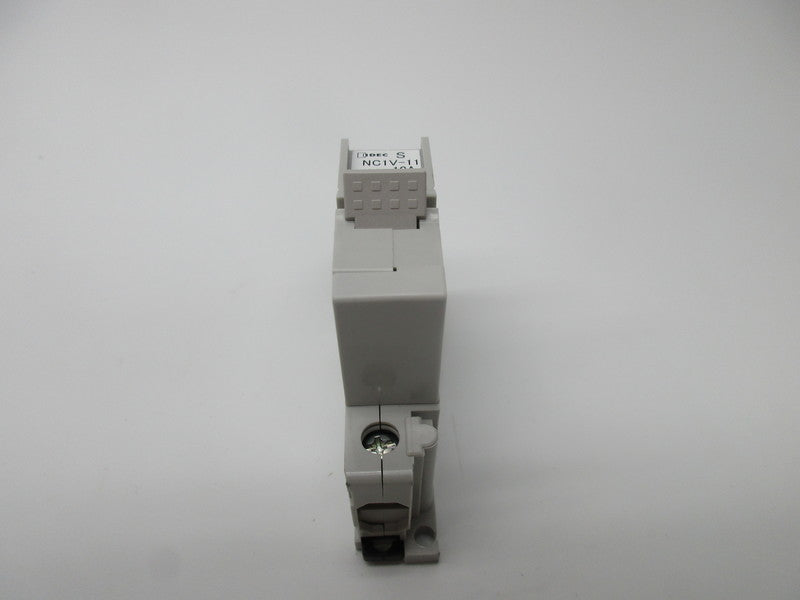 IDEC NC1V-1100 CIRCUIT PROTECTOR 250VAC 10A  NSNP