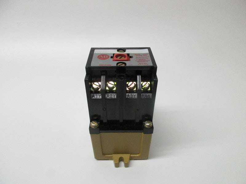 ALLEN BRADLEY 700-PH200A1 AC RELAY SER. B 10A 600V  NSNP