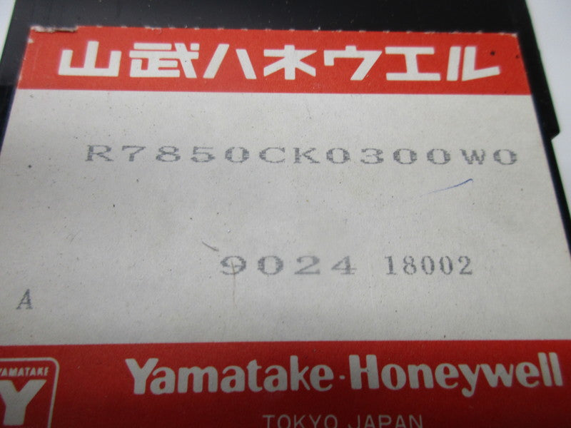 YAMATAKE HONEYWELL R7850CK0300W0 NSMP