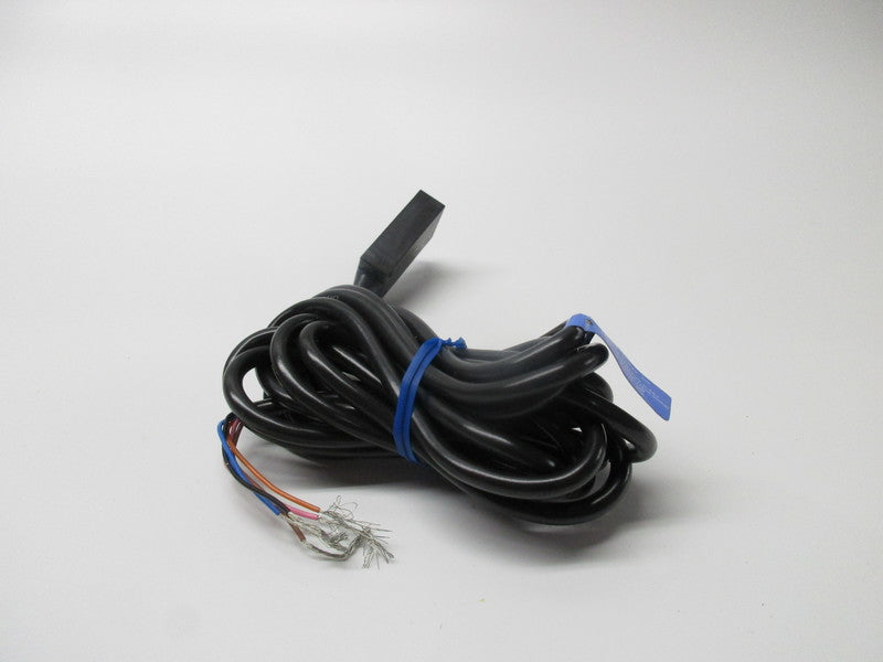 KEYENCE PZ-101 PHOTOELECTRIC SENSOR * NEW NO BOX *