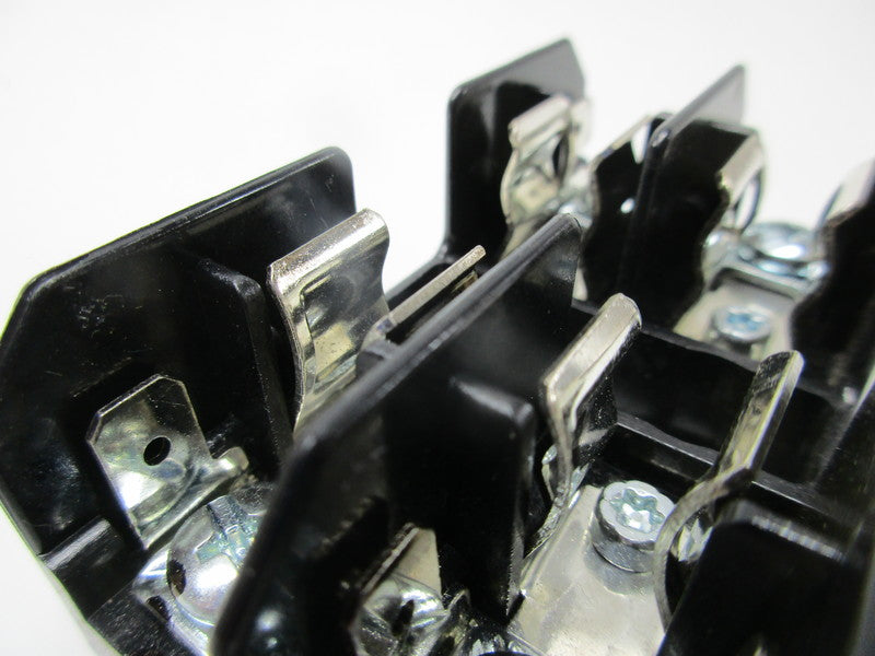 BUSSMANN BM6032PQ FUSE BLOCK *NEW NO BOX*