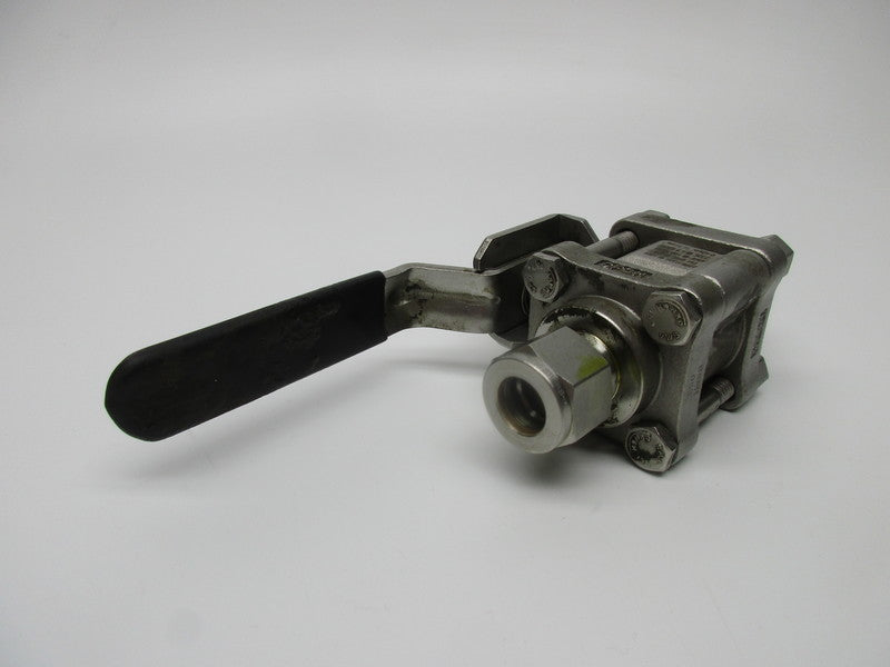 SWAGELOK SS-63TS8 (AS PICTURED)  NSNP