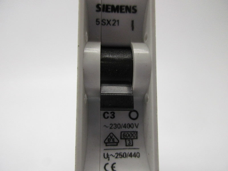 SIEMENS 5SX21C3 3A 277VAC NSNP