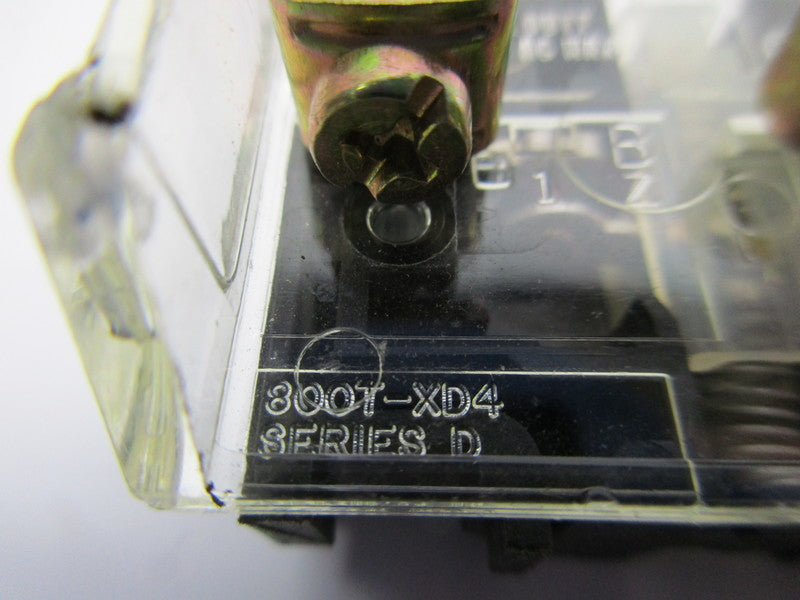 ALLEN BRADLEY 800T-XD4 SER. D UNMP