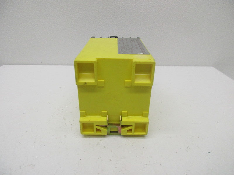 BENDER SUG154 VOLTAGE RELAY  NSNP
