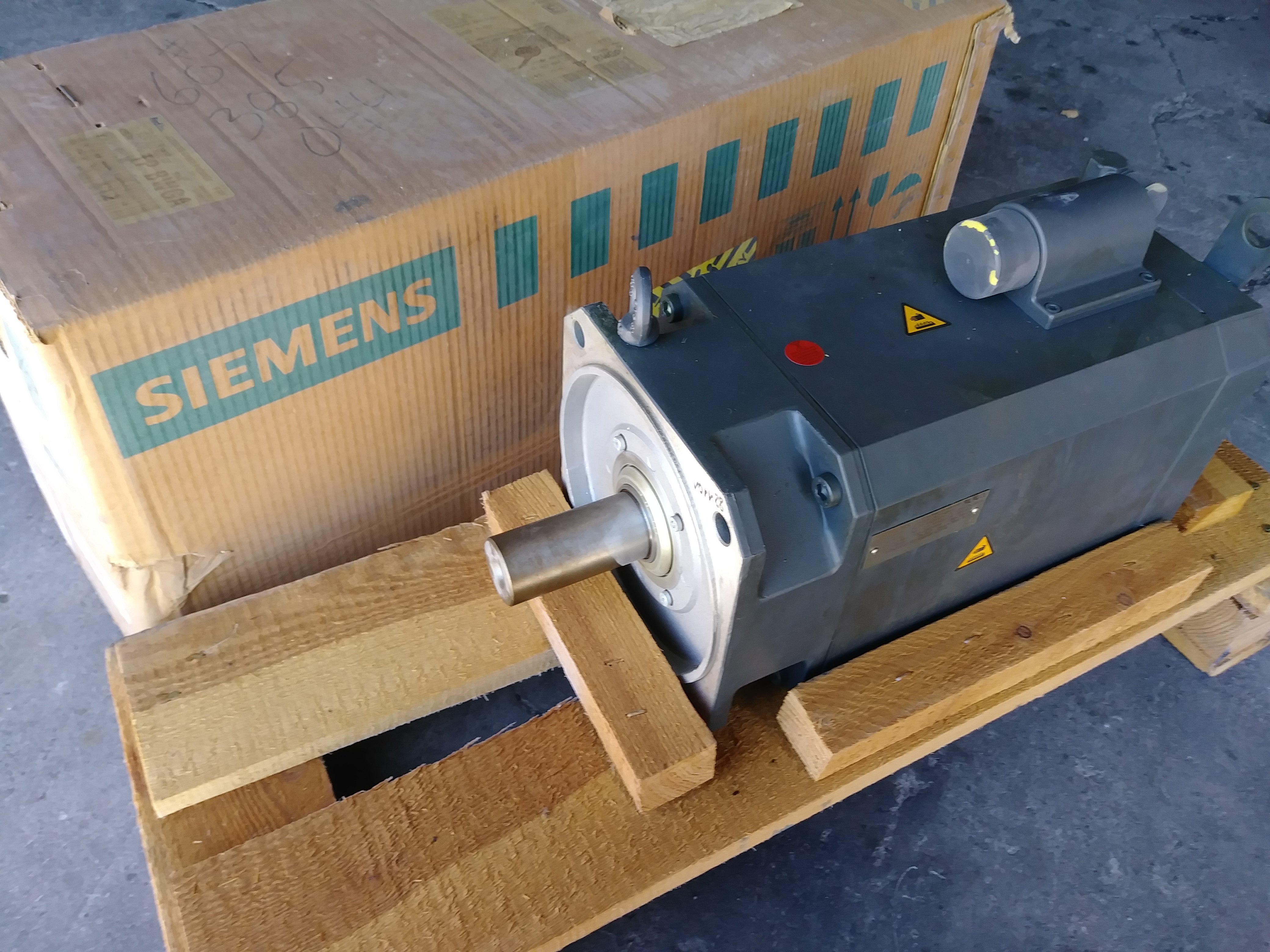 SIEMENS 1FT6105-1AC71-4EG1 NSMP