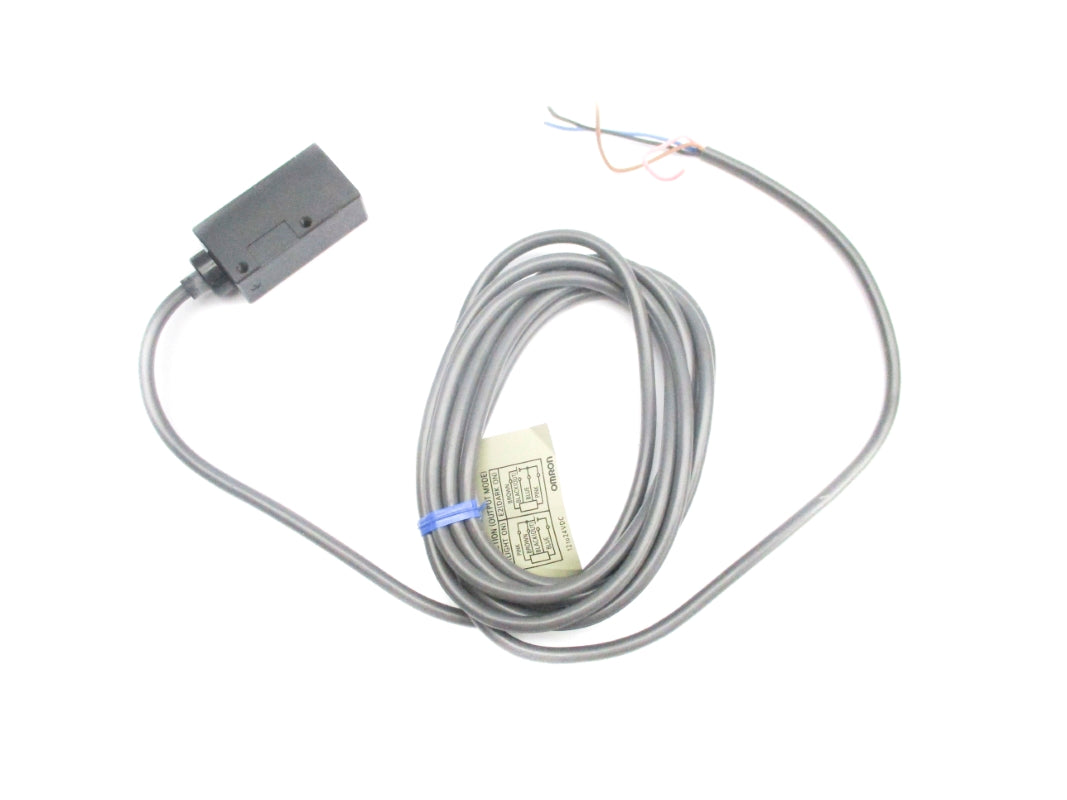 OMRON E3R-DS30E4 UNMP