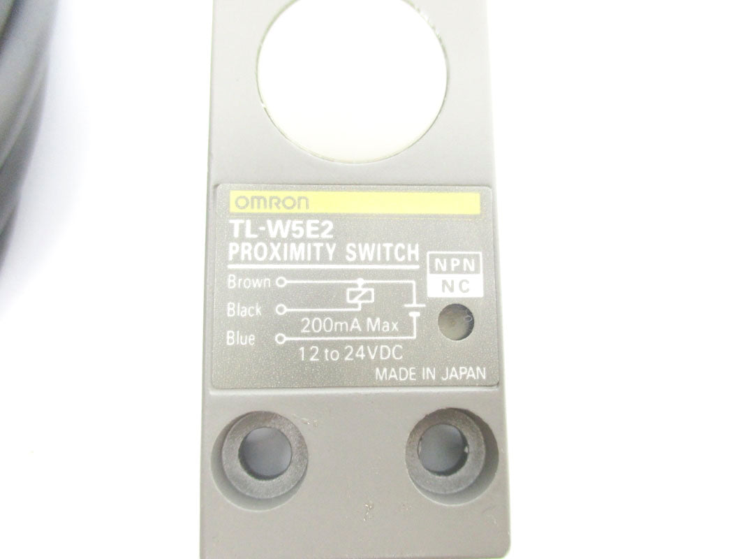 OMRON TL-W5E2 12-24VDC NSNP