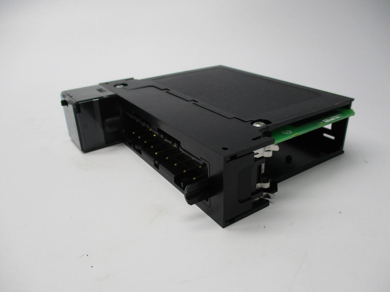 ALLEN BRADLEY 1756-IB16 MODULE DIGITAL INPUT 24VDC SER. A F/W: 3.2 NSMP