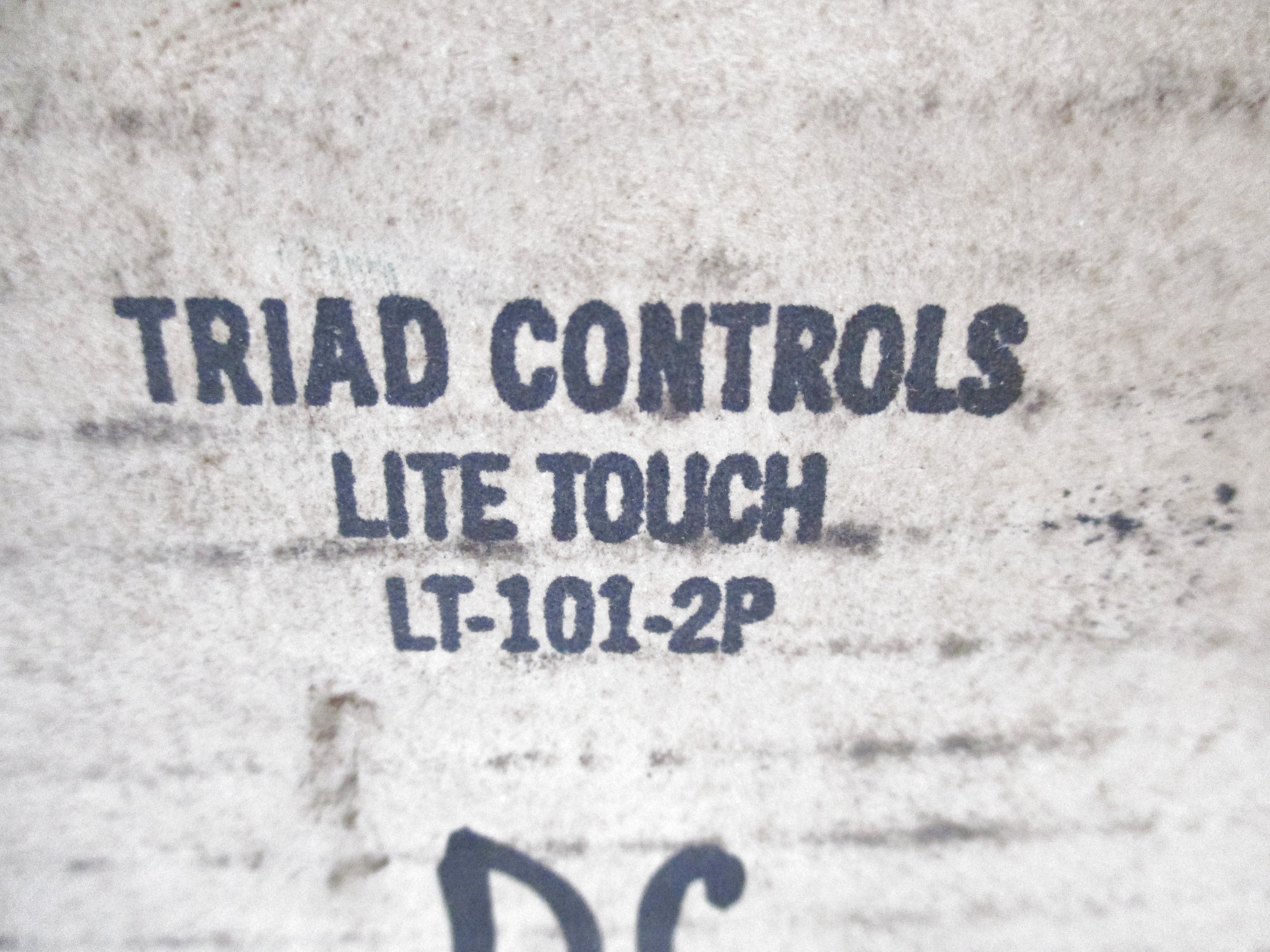 TRIAD CONTROLS LT-101-2P NSMP