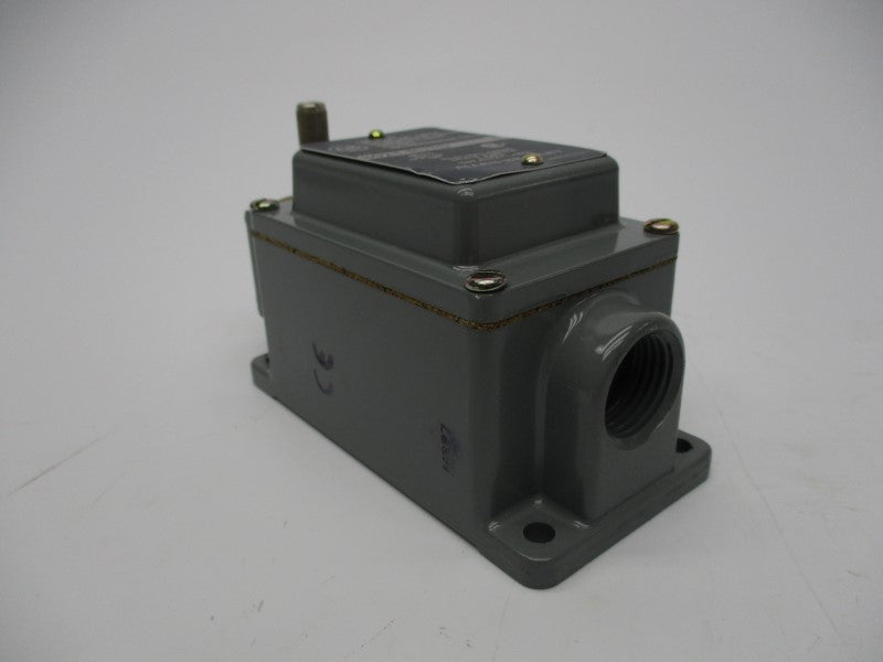 INDUSTRIAL SPARE PART 802T-R1TD SER. 1 (WH) NSMP