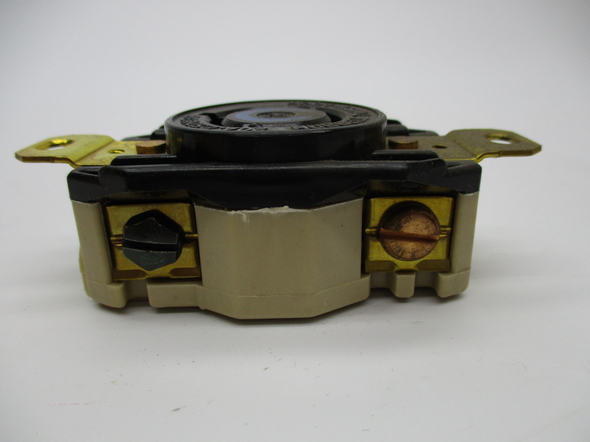 HUBBELL 2420A 250VAC 20A NSMP
