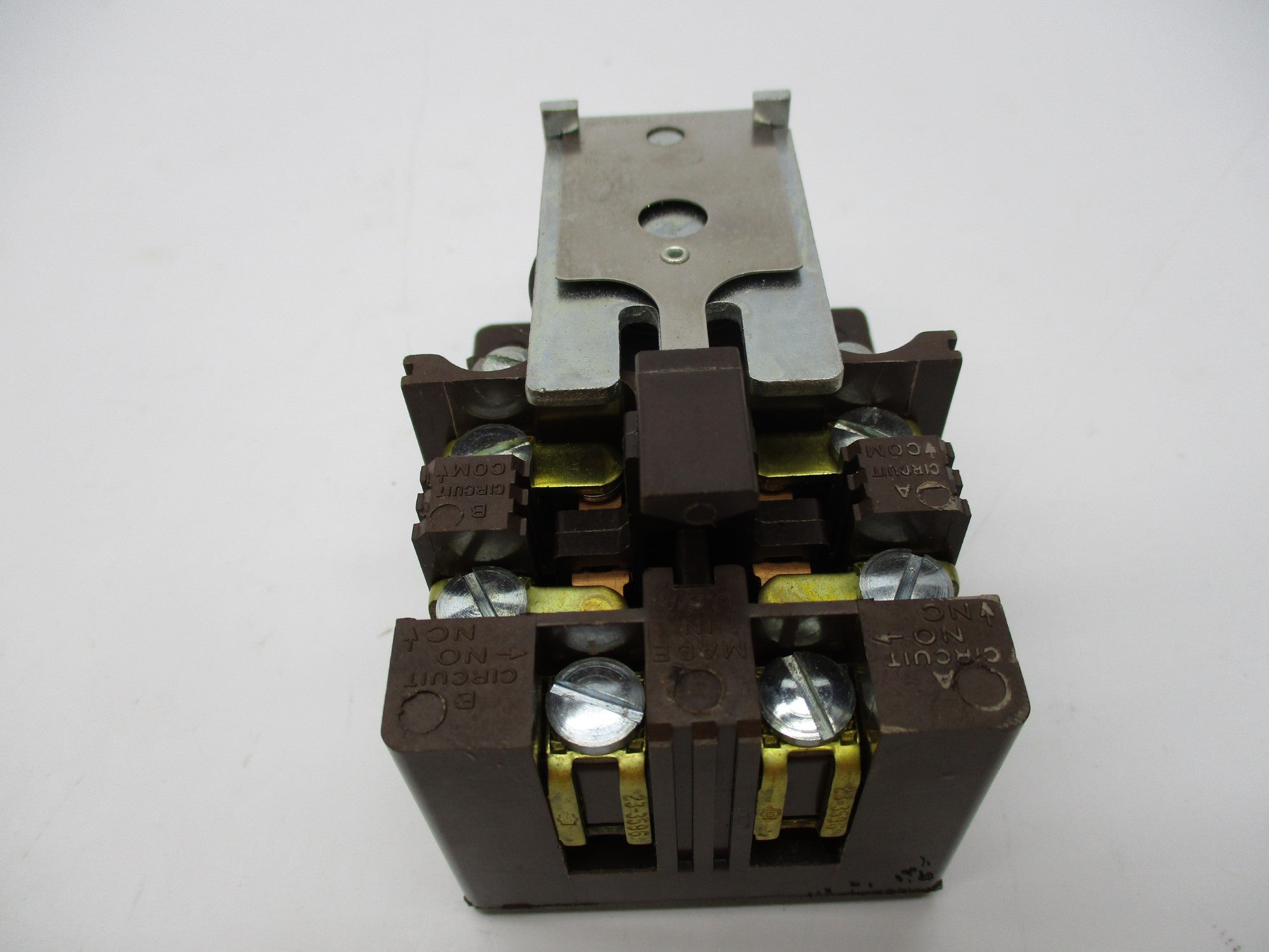 CUTLER HAMMER 9575H2615-28 SER. A 24V 12A NSMP