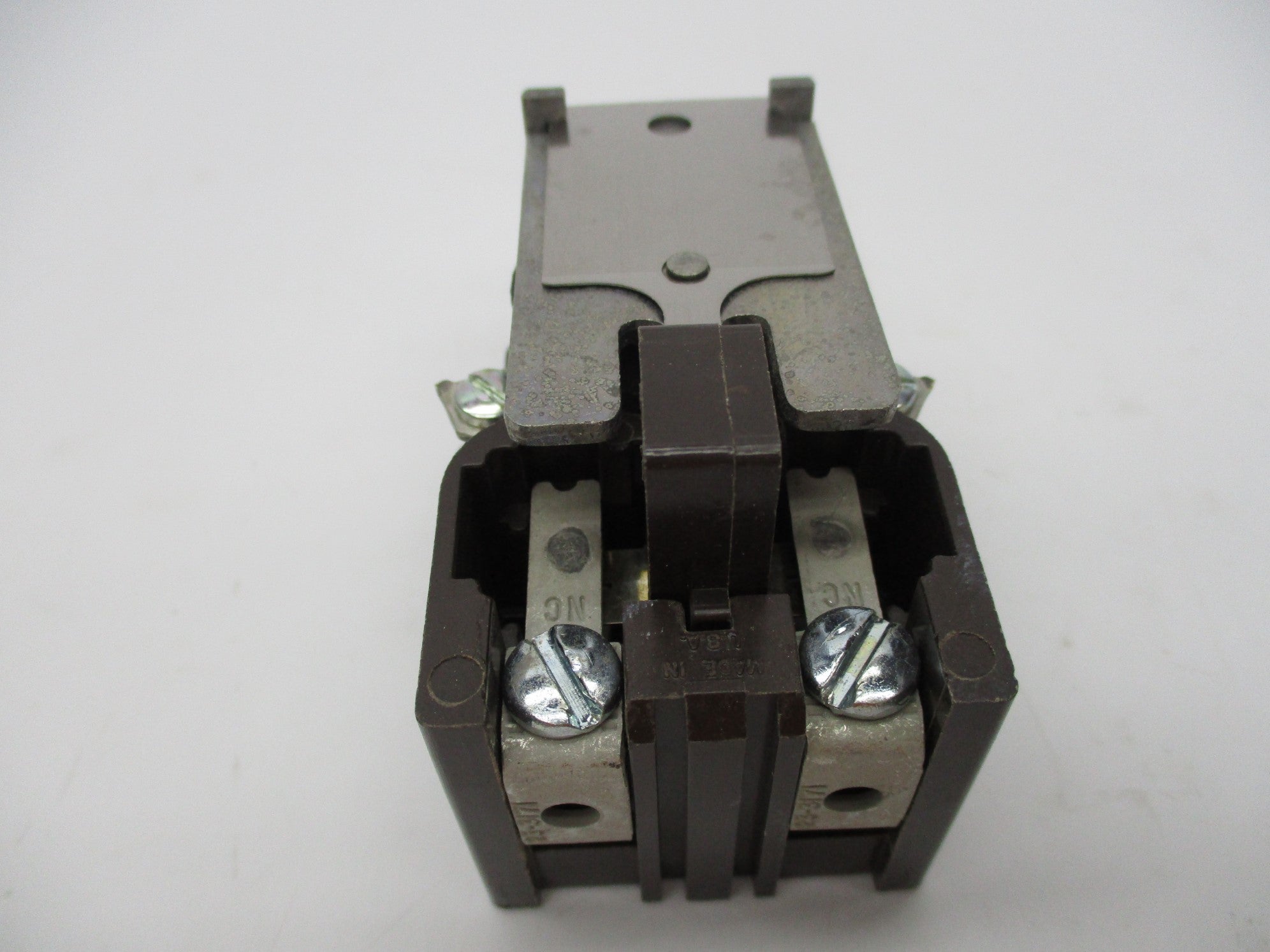 CUTLER HAMMER 9575H2442-47 SER. A2 277V 16A NSMP