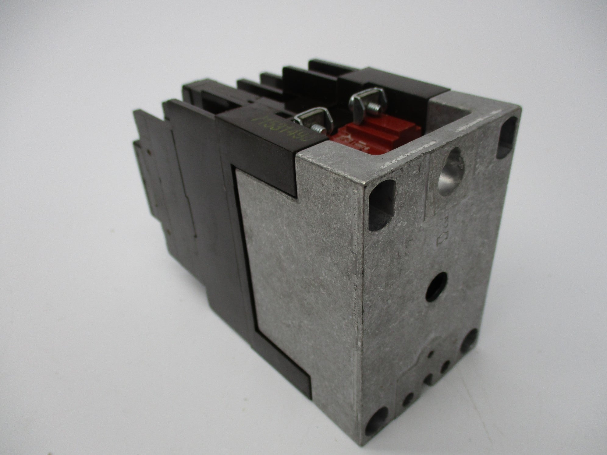 CUTLER HAMMER D26MB 10A 110/120V NSNP