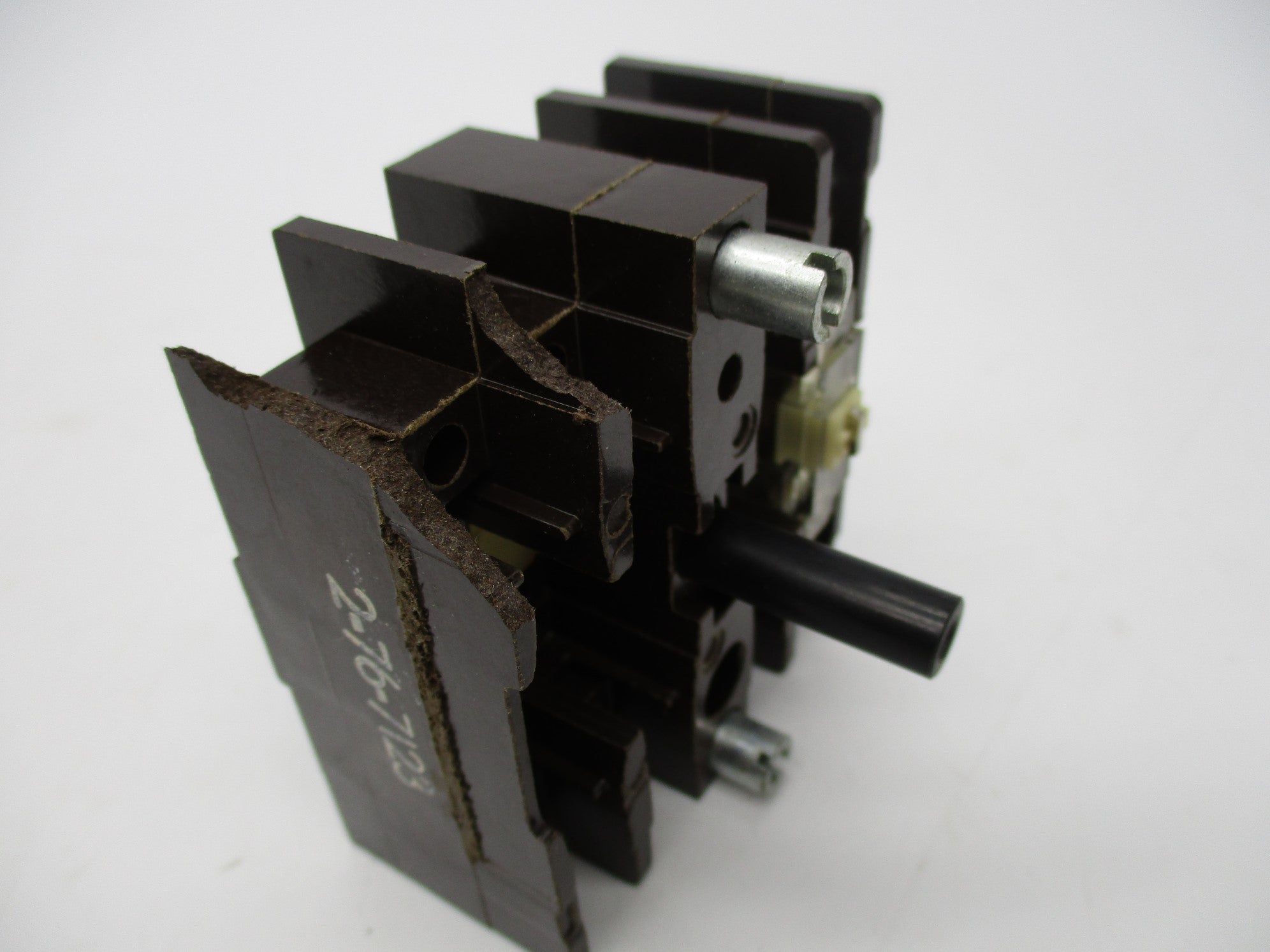 CUTLER HAMMER D26MD SER. A2 (AS PICTURED) NSNP