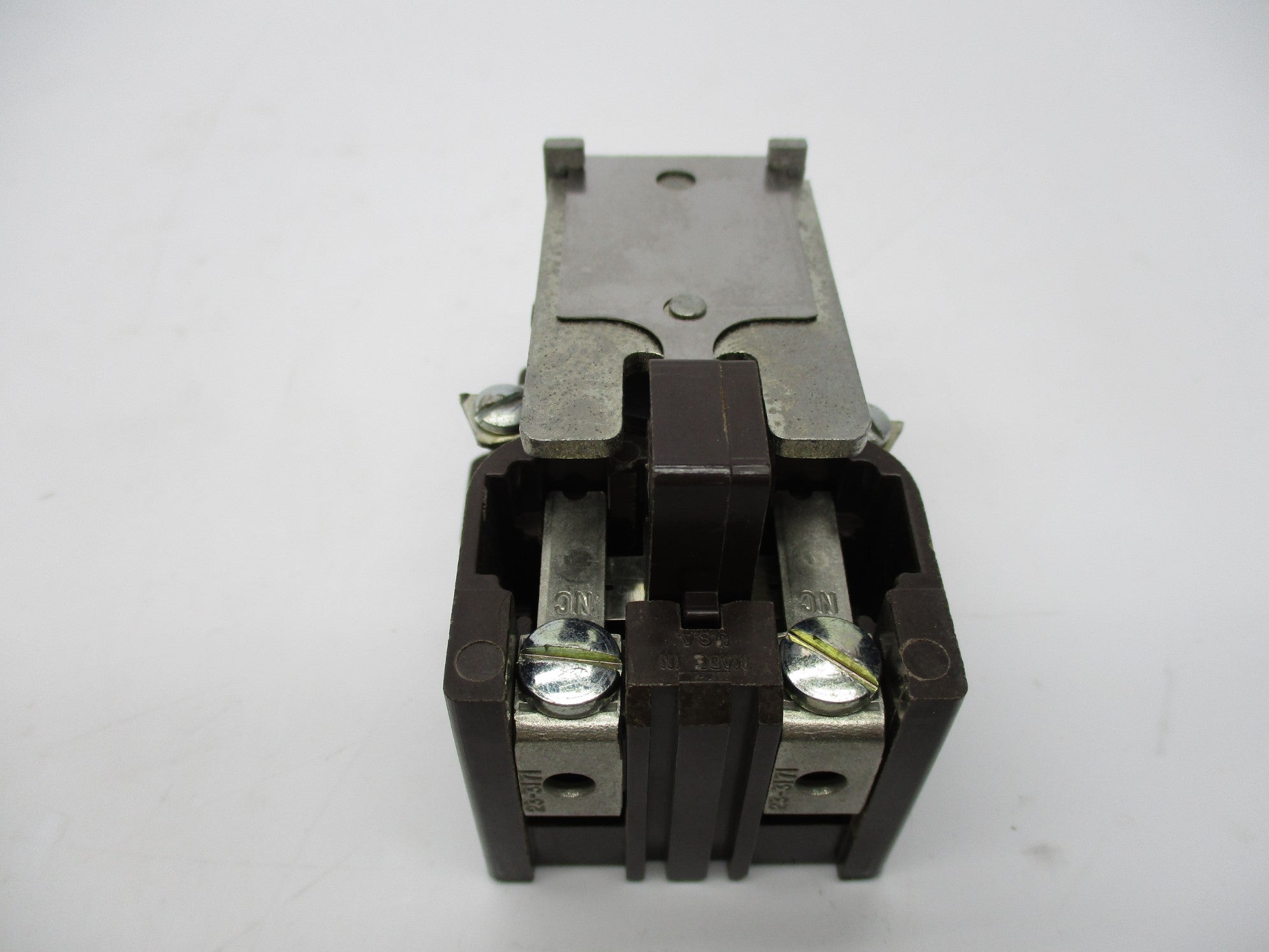 CUTLER HAMMER 9575H2442A SER. A 277V 16A NSMP