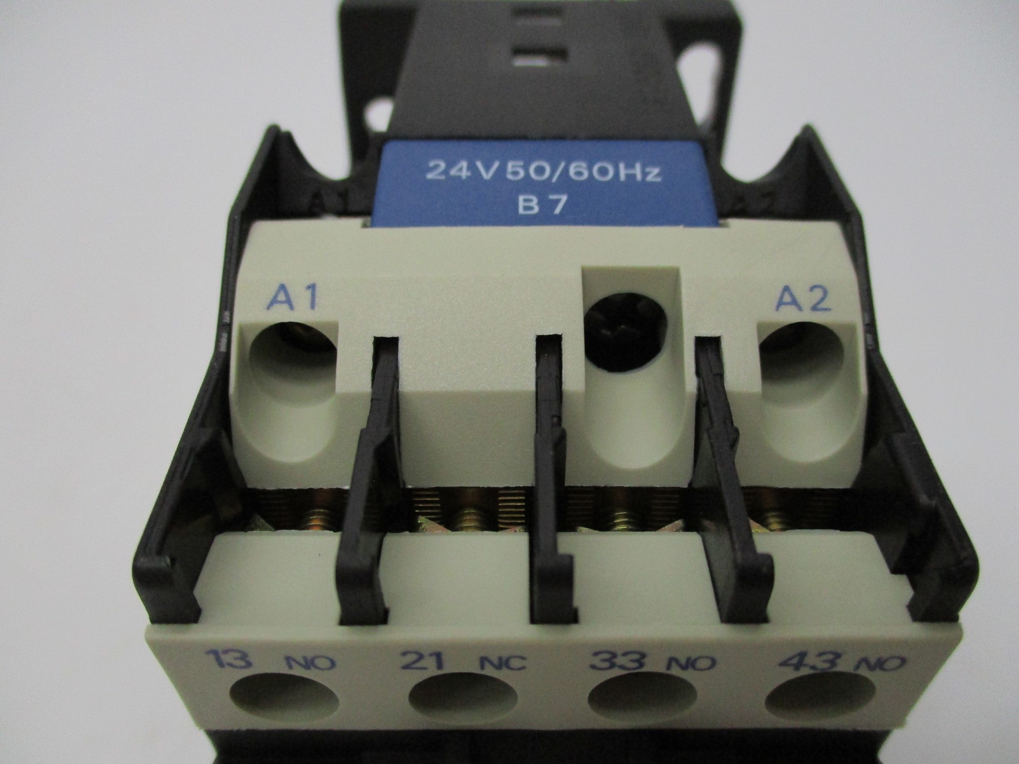 TELEMECANIQUE CA2DN31B7 24V 10A NSMP