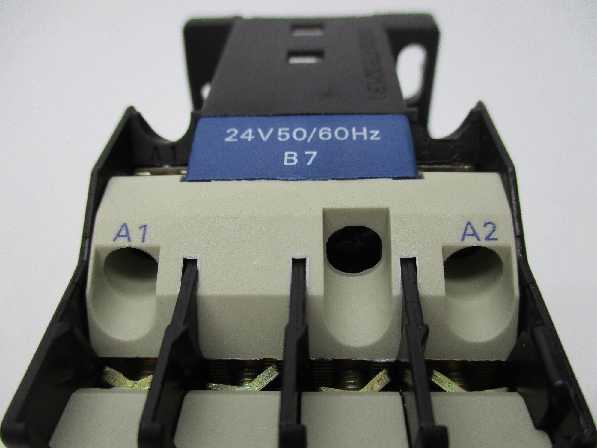 TELEMECANIQUE CA2DN22B7 24V 10A NSMP