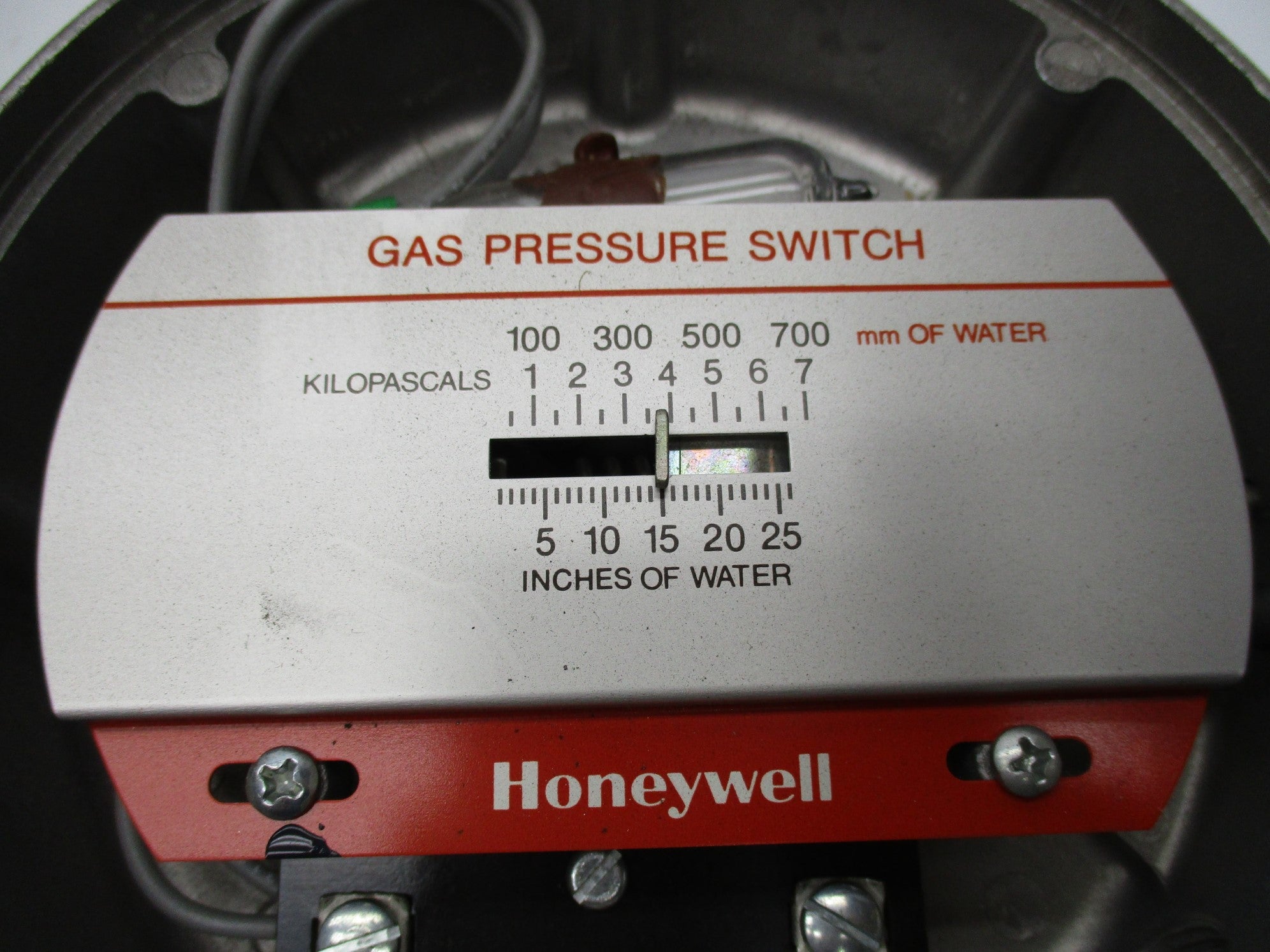 HONEYWELL C437D.E.G.H 240VAC 30.6A (AS PICTURED) NSNP