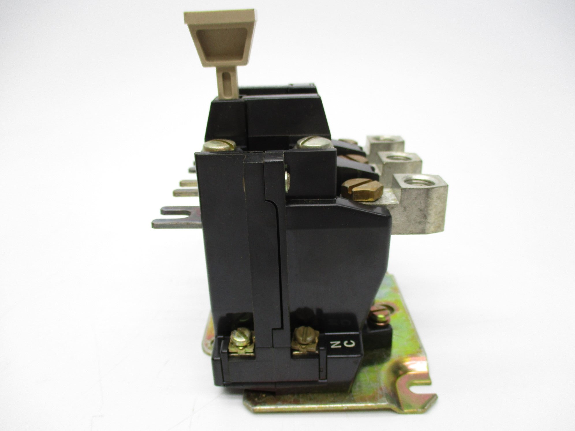 ALLEN BRADLEY 592-C0W16 SER. A (BR/YL) NSMP