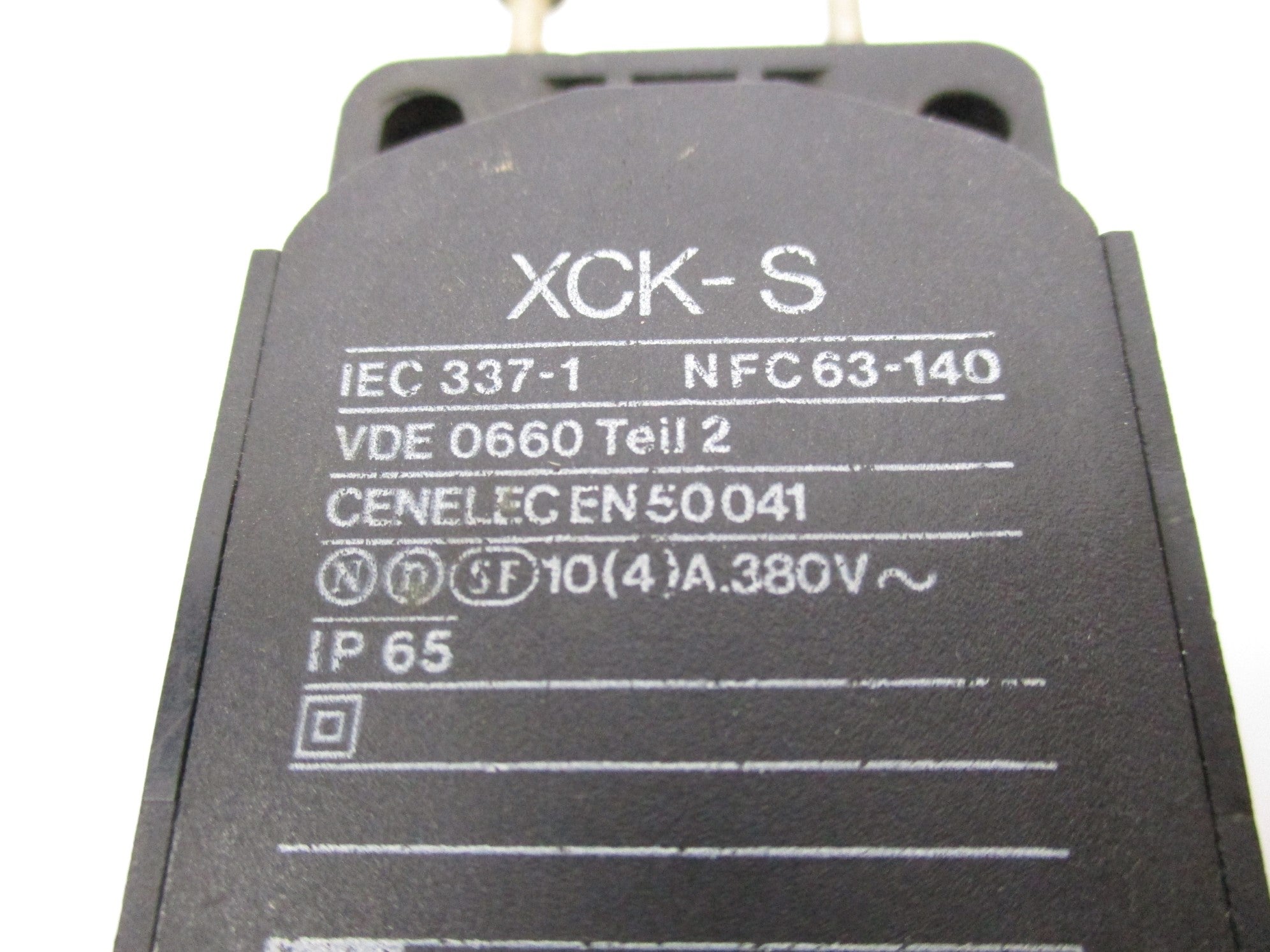 TELEMECANIQUE XCK-S 380V 10A (AS PICTURED) NSNP