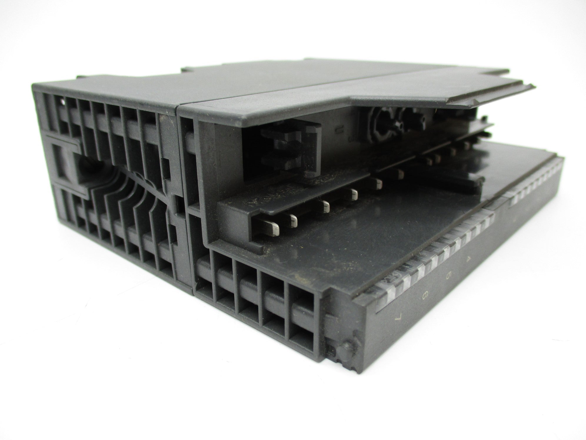 SIEMENS 6ES7322-1BF01-0AA0 (AS PICTURED) UNMP