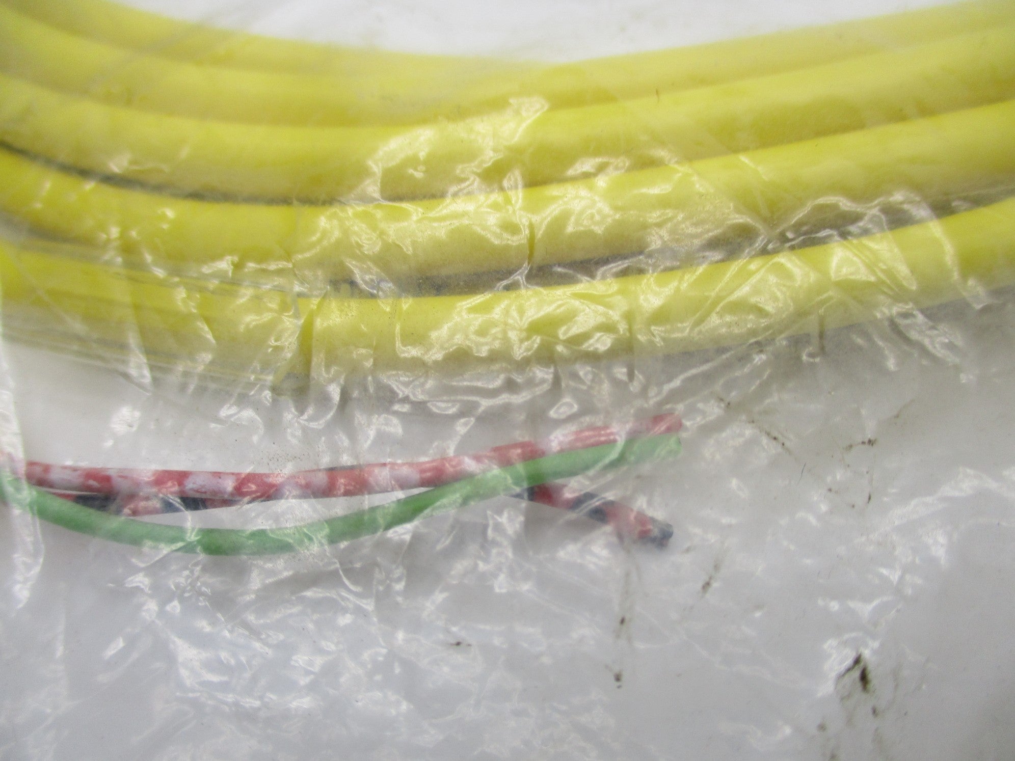PEPPERL+FUCHS V12-W-YE5M-PVC NSMP
