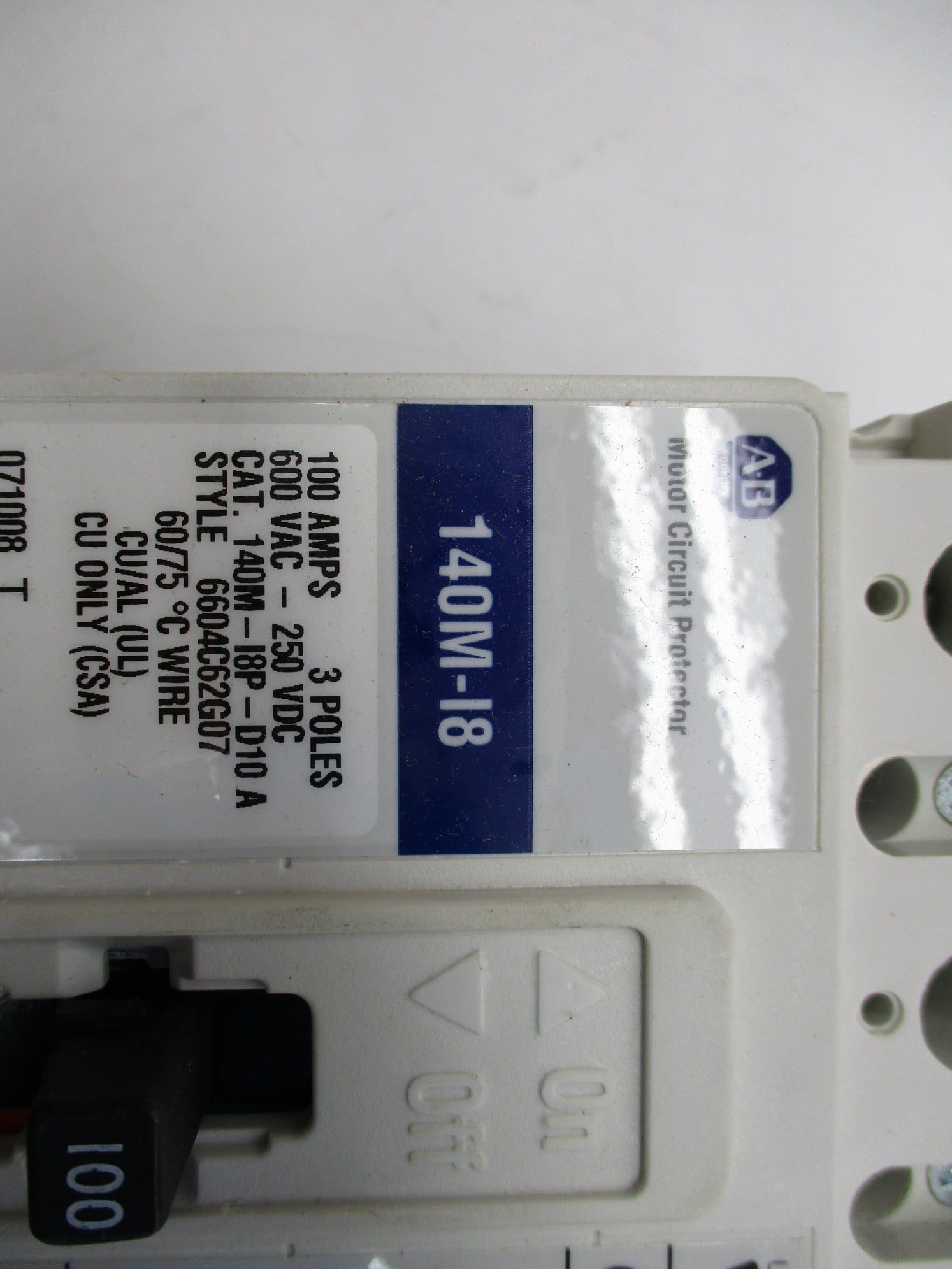 ALLEN BRADLEY 140M-I8P-D10 SER. A 100A 600V (BR/WH) NSMP