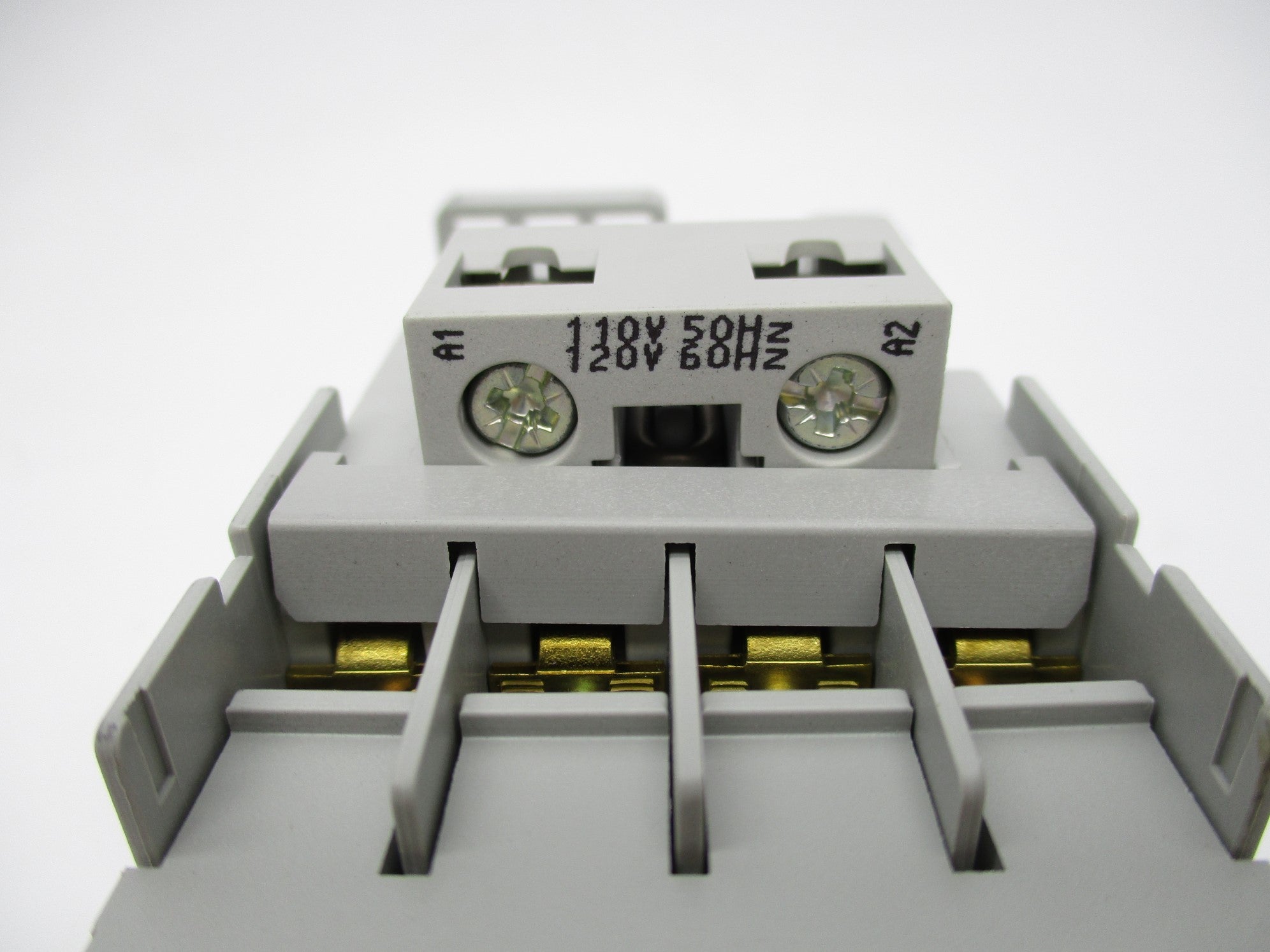 ALLEN BRADLEY 700-CF310D SER. A 110/120V (BR/WH) NSMP