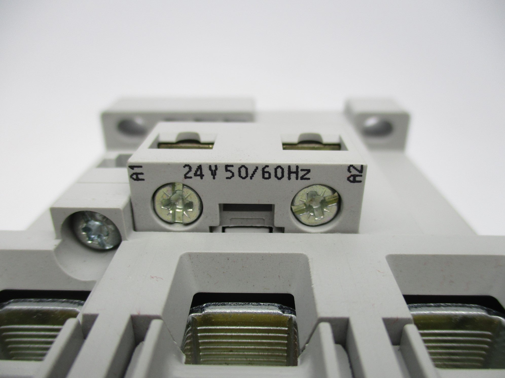ALLEN BRADLEY 100-C60KJ10 SER. B 110/120V (BR/WH) NSMP
