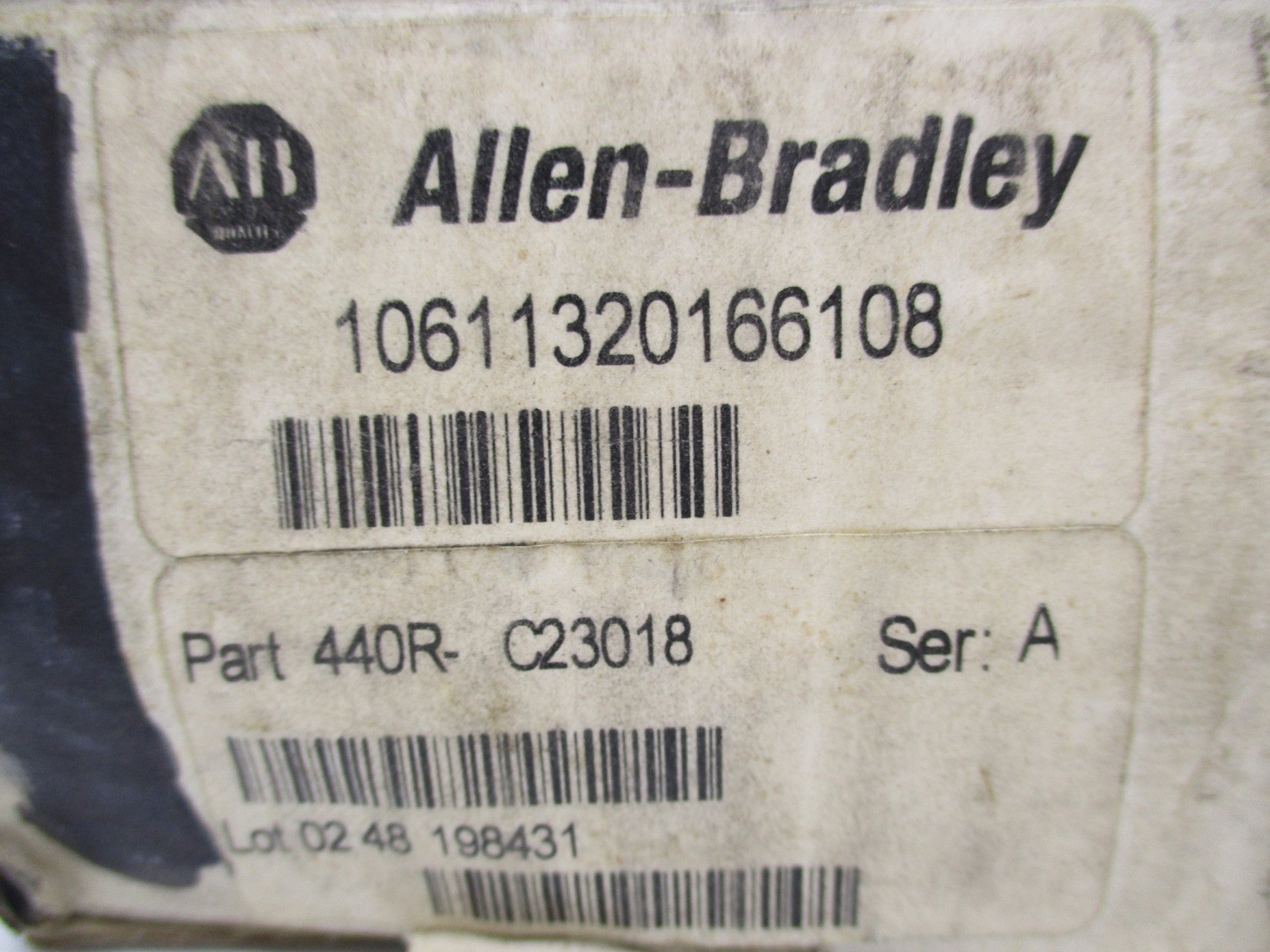 ALLEN BRADLEY 440R-C23018 SER. A 110V (WH) NSMP