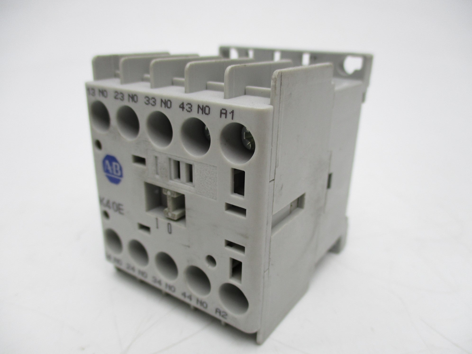 ALLEN BRADLEY 700-K40E-ZD SER. B 110VDC 10A (WH) NSMP
