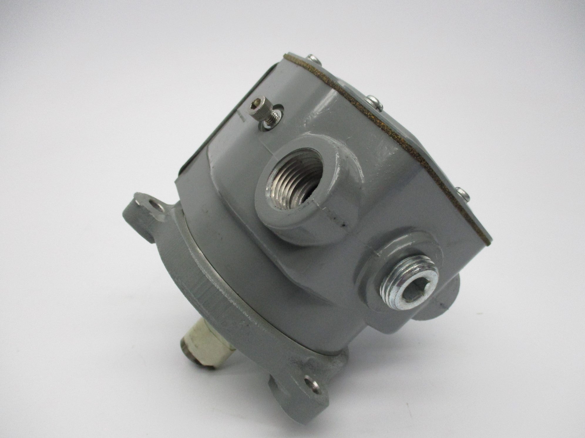 INDUSTRIAL SPARE PART 808-M2X1 SER. F (BR/WH) NSMP
