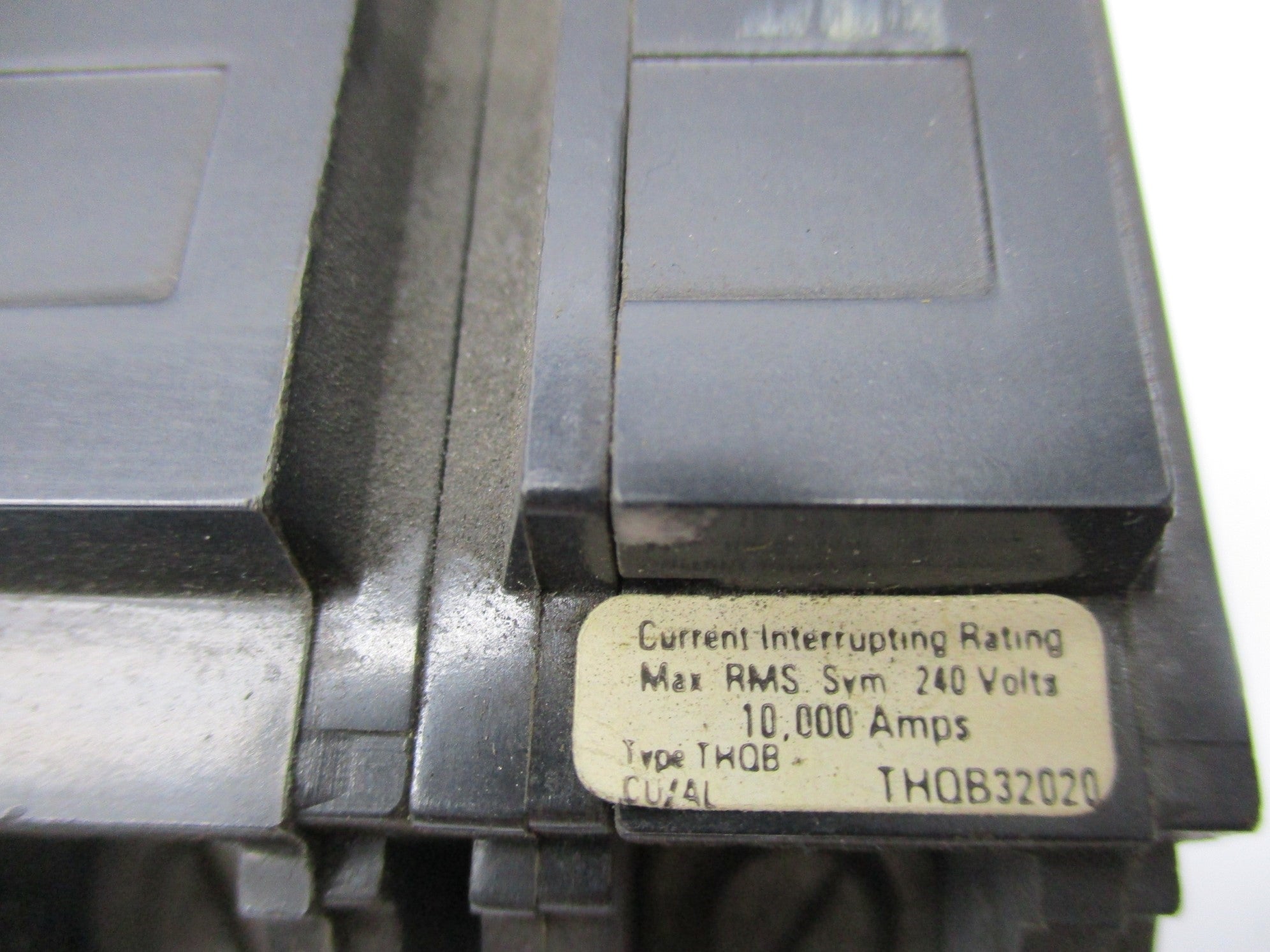 GENERAL ELECTRIC THQB32020 240V 20A (AS PICTURED) NSNP