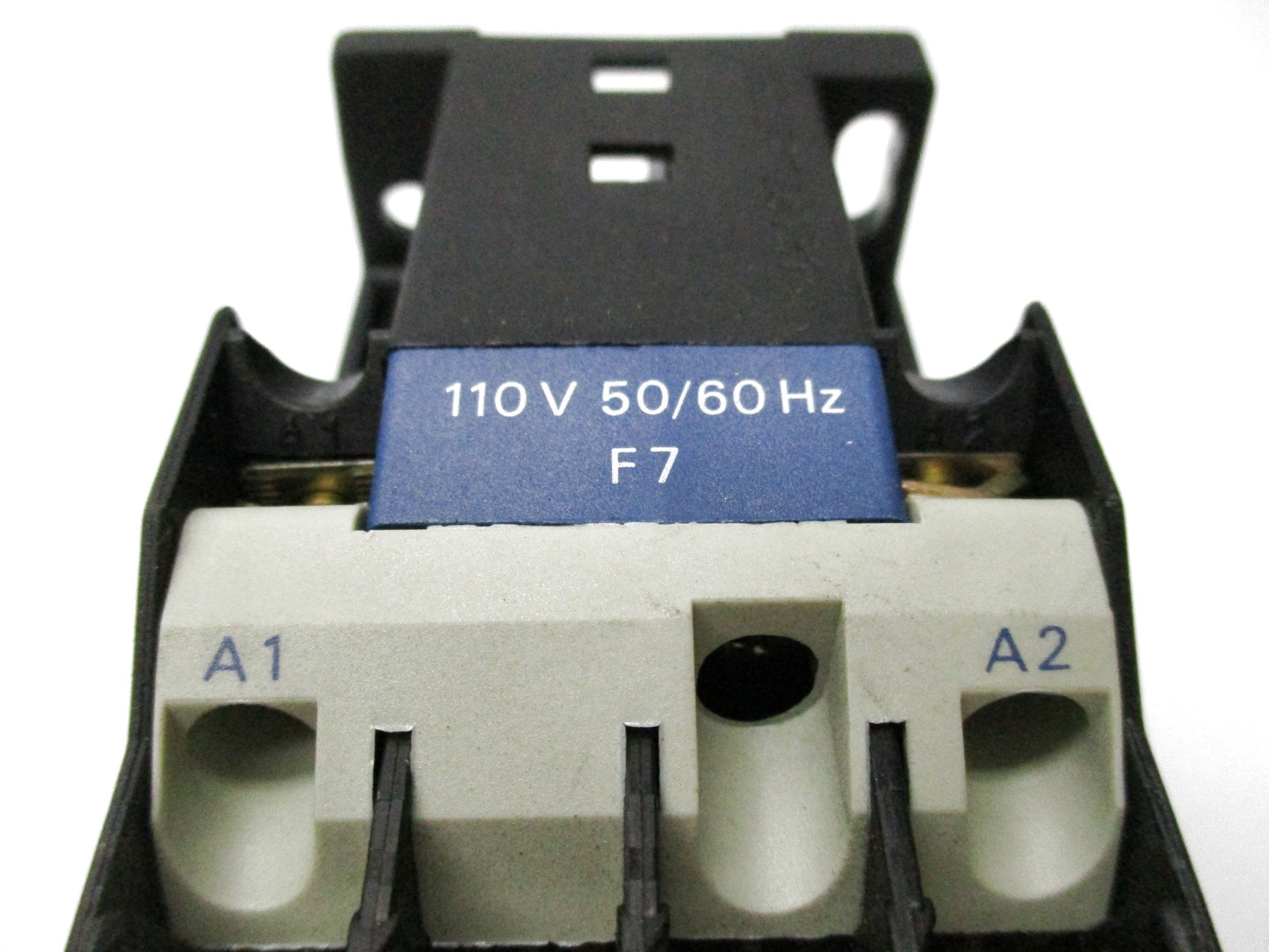 TELEMECANIQUE CA2DN40F7 110V NSMP