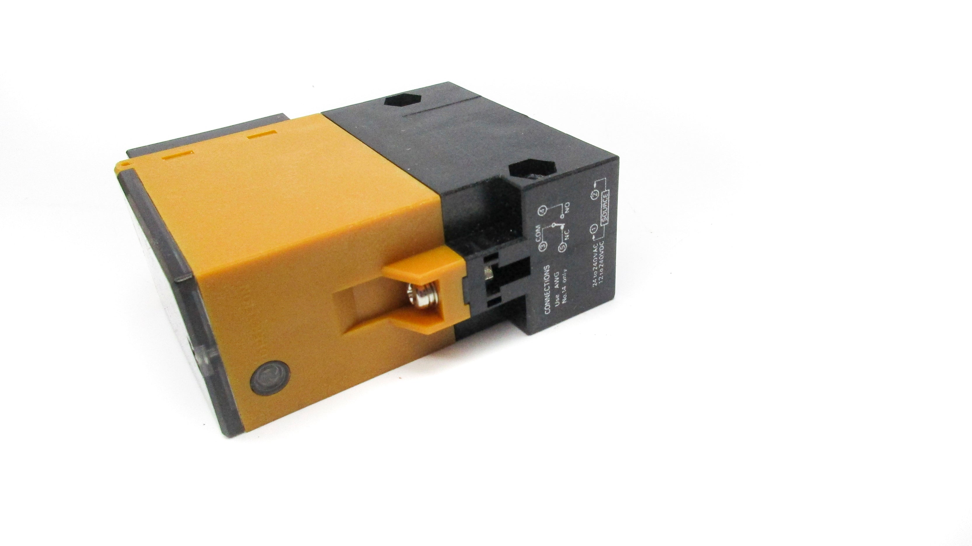 OMRON E3B2-D2M4D-US 24-240VAC 3A NSMP