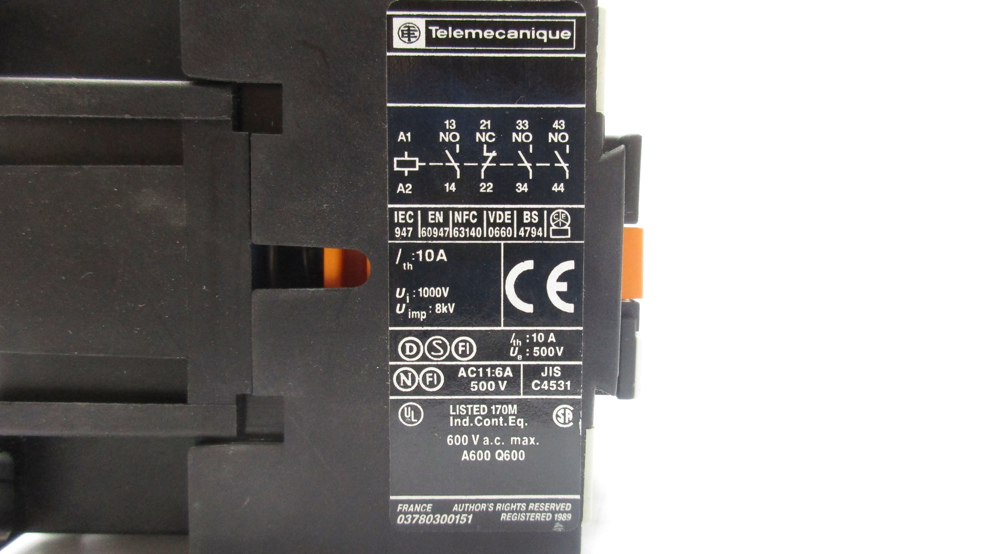 TELEMECANIQUE CA2-DN31G6 120V 10A NSNP