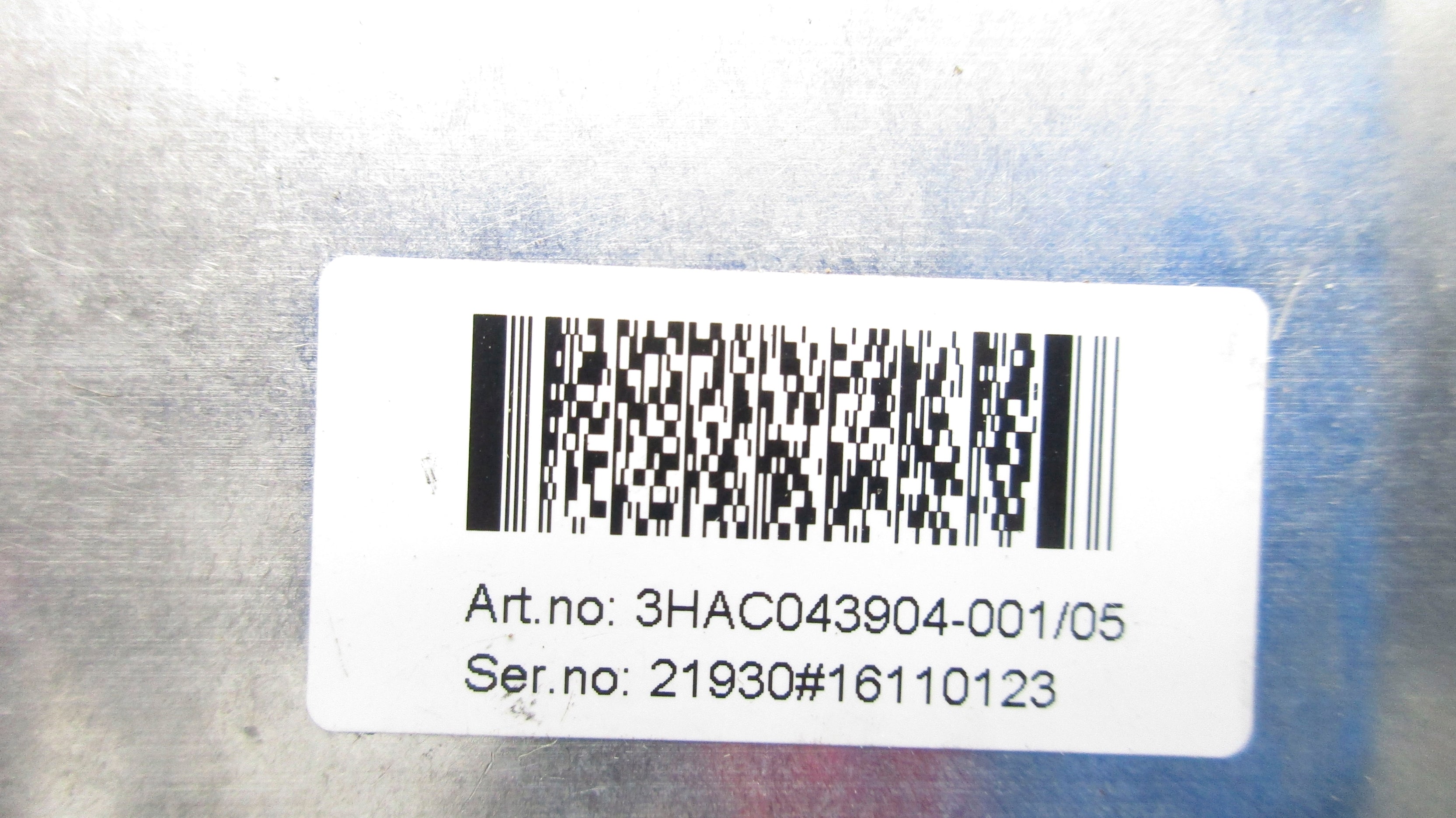 ABB 3HAC043904-001/05 (AS PICTURED) UNMP