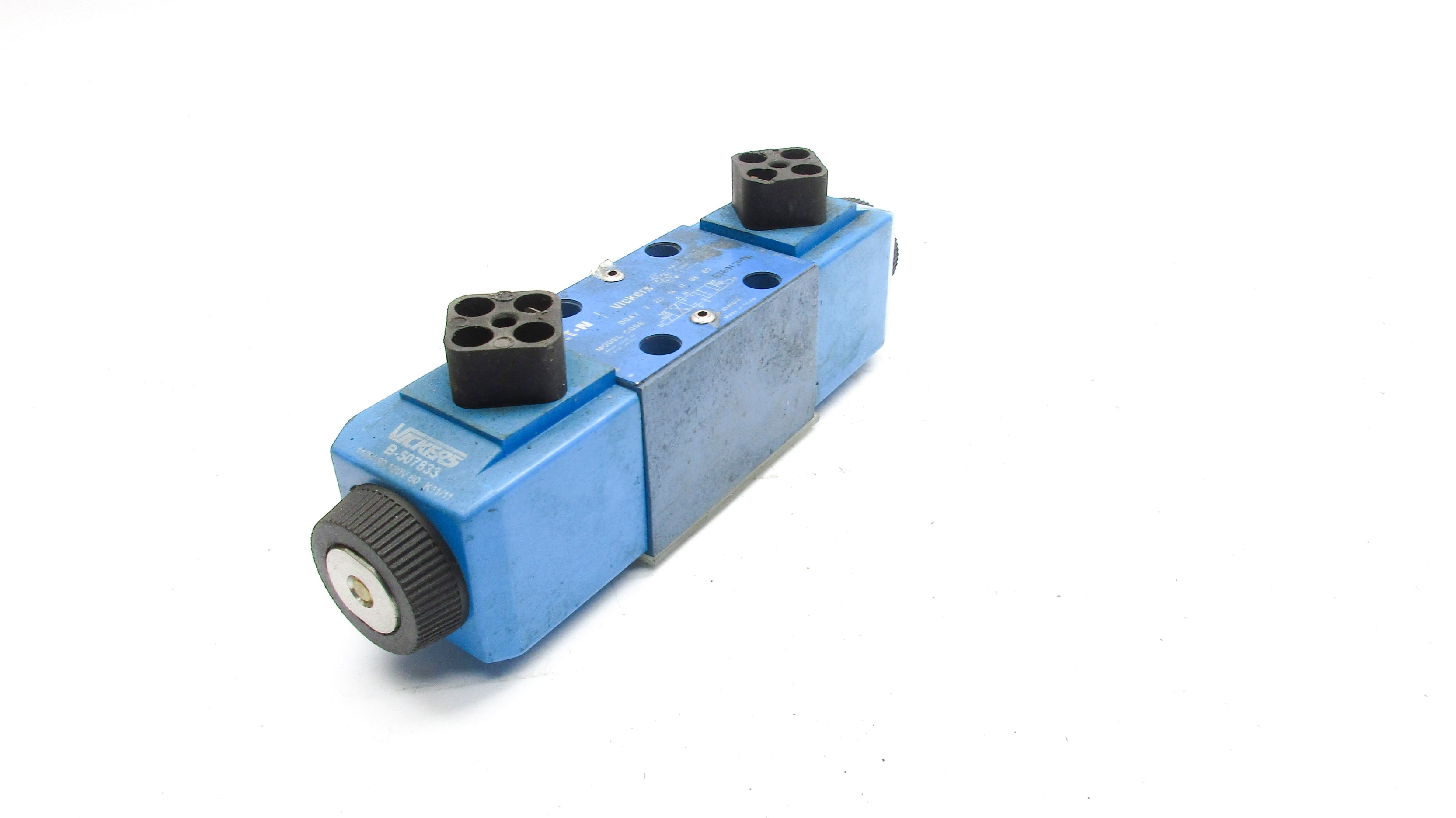 VICKERS DG4V32CMUB660 110-120V 3045-5075PSI UNMP