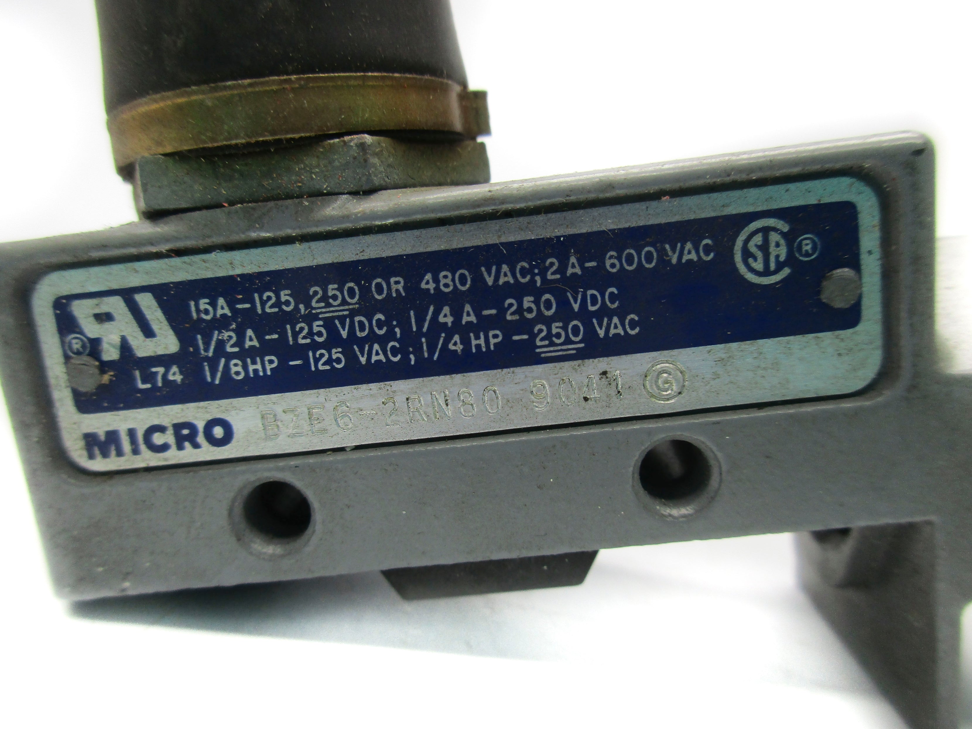 MICRO SWITCH BZE6-2RN80 (GREY)(MISSING BASE) UNMP