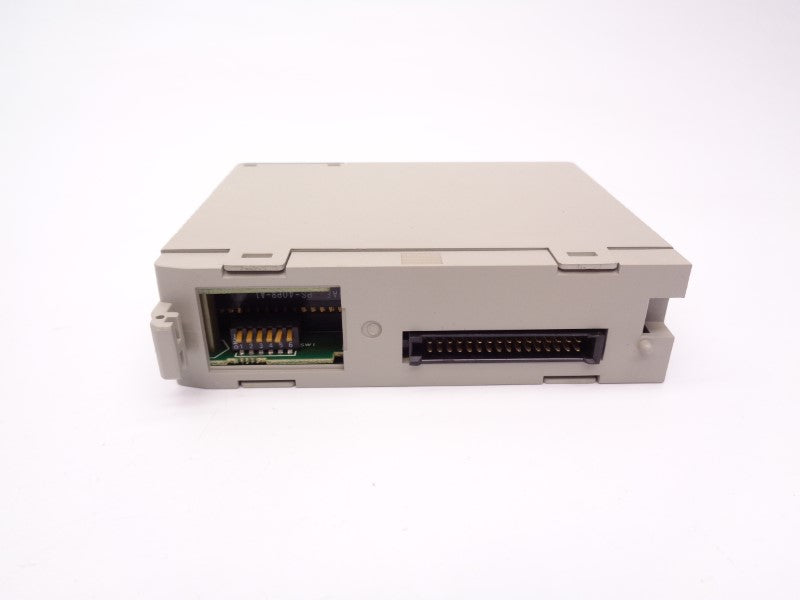 OMRON C200H-OD215 (AS PICTURED) UNMP