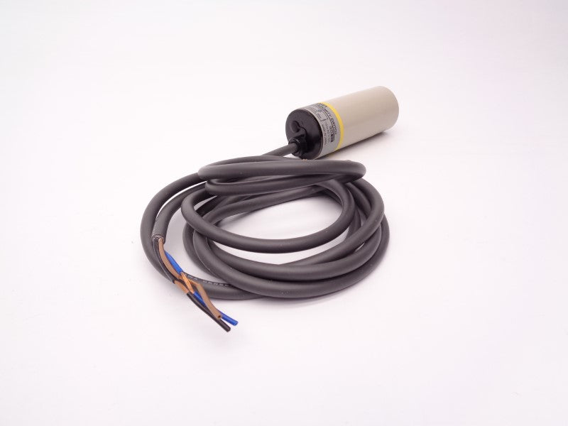 OMRON E2K-C25ME1 10-40VDC 2M NSMP