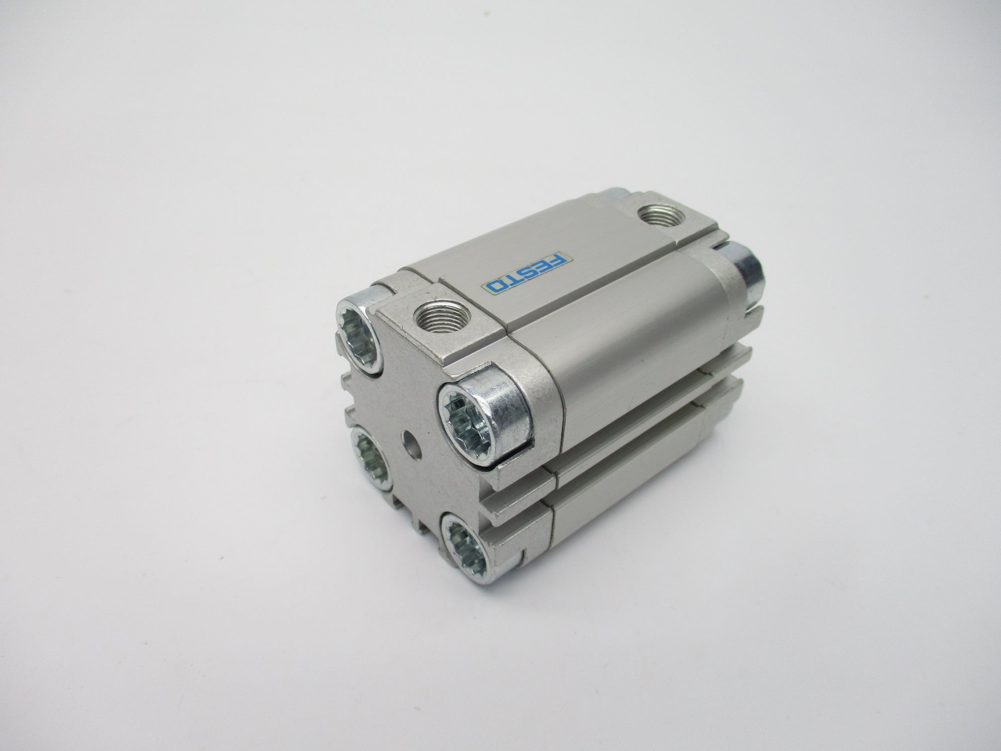 FESTO ADVU-32-30-P-A NSNP