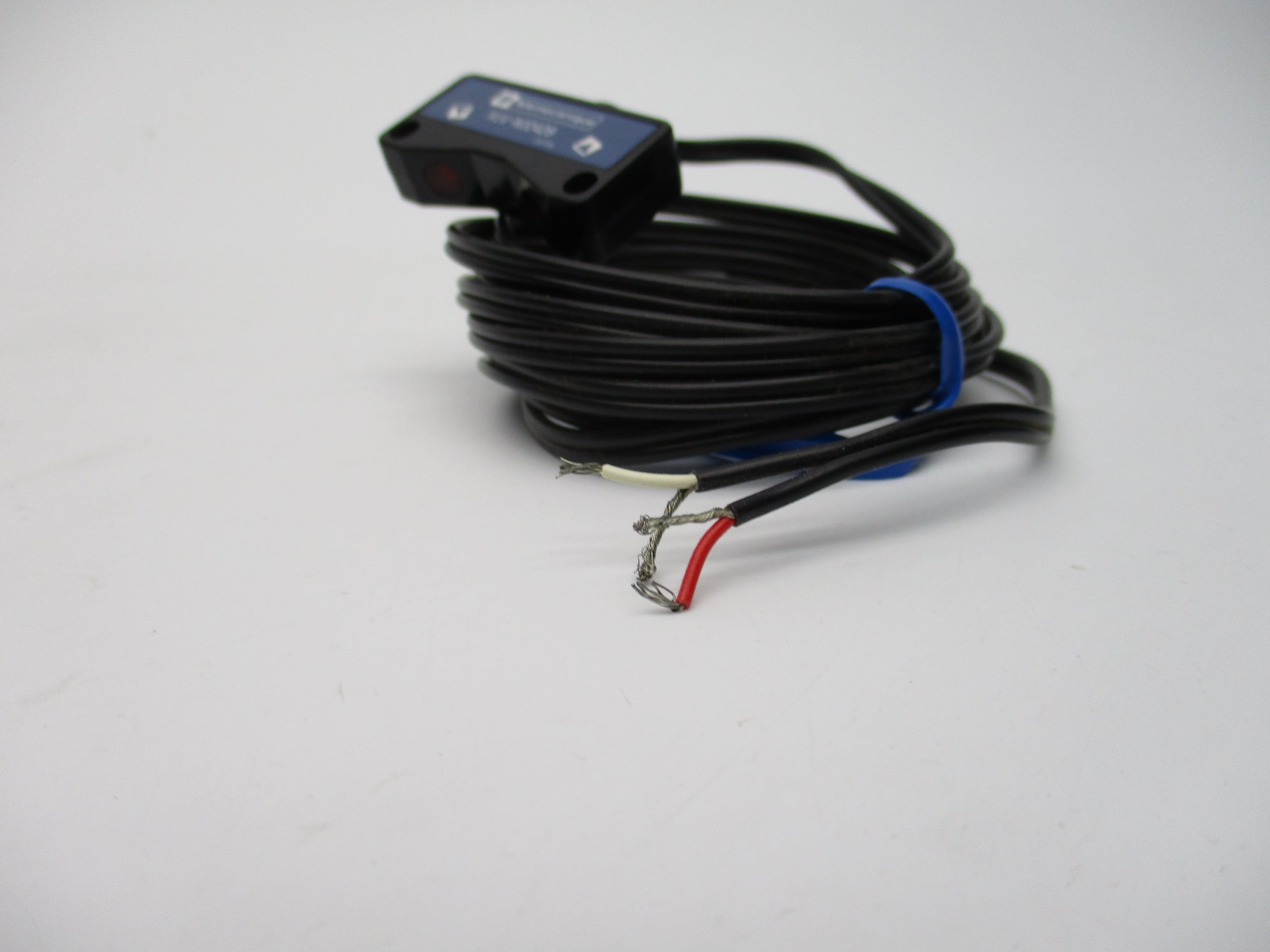 TELEMECANIQUE XUVN02428 NSMP